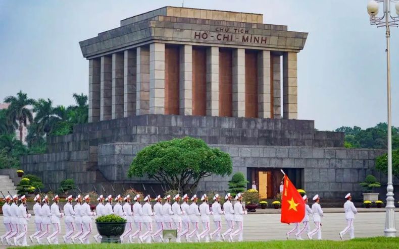 Lăng Bác - địa điểm gần công viên Bách Thảo