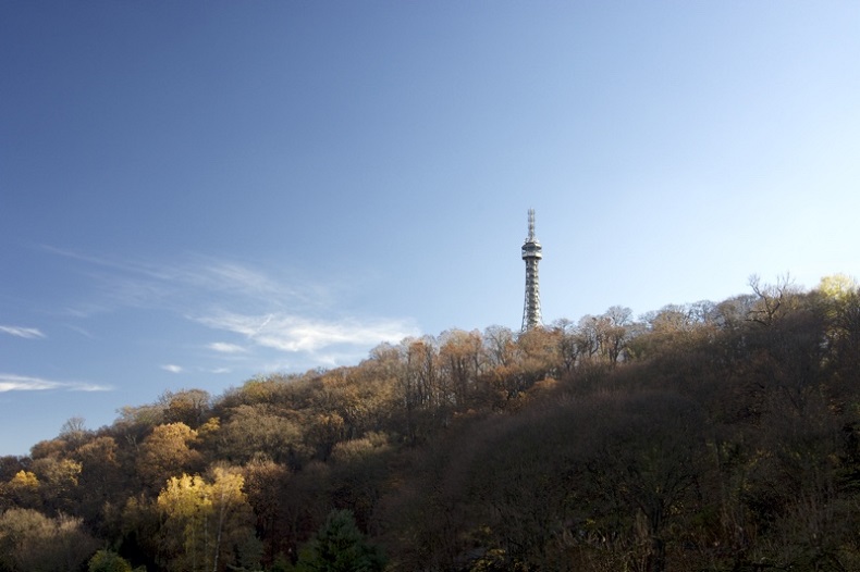 Du lịch Tháp Petrin cho hành trình hấp dẫn