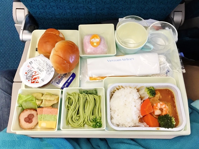 Nếu có thể hãy lựa chọn suất ăn trên máy bay