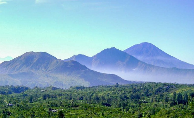 Những ngọn núi ở Indonesia 1