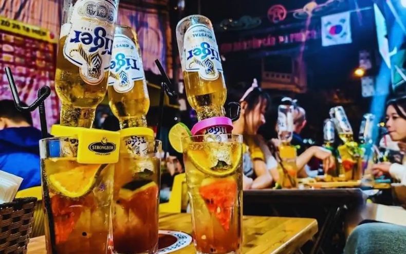 Ẩm thực phố Tạ Hiện