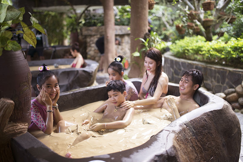 tắm bùn L Resort
