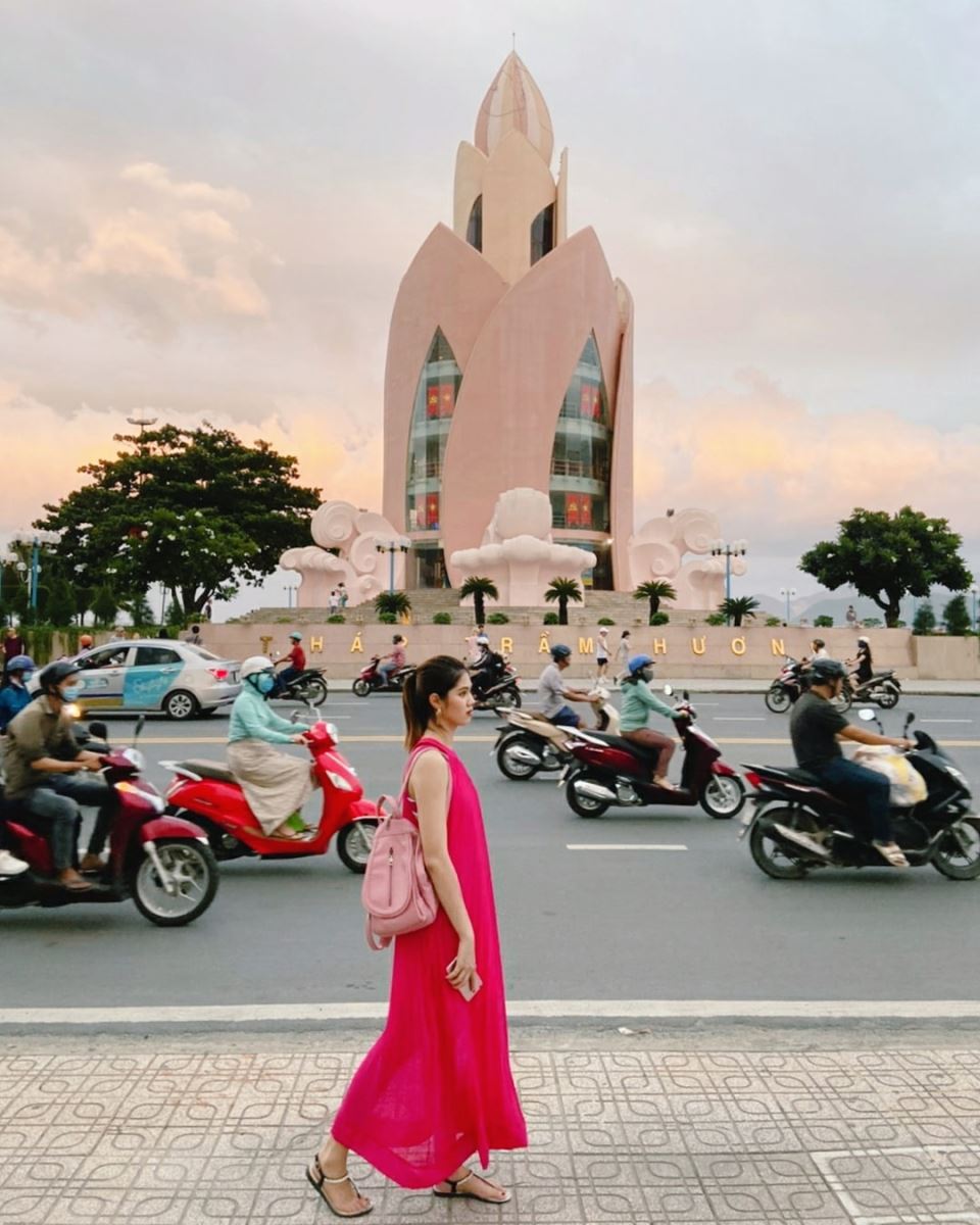 ăn uống quanh Tháp Trầm Hương Nha Trang