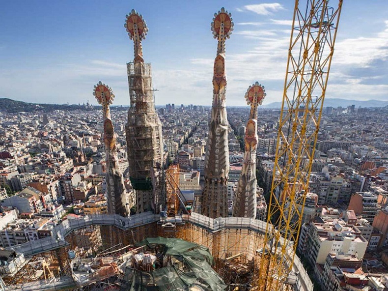 Cùng khám phá du lịch thánh đường Sagrada Família