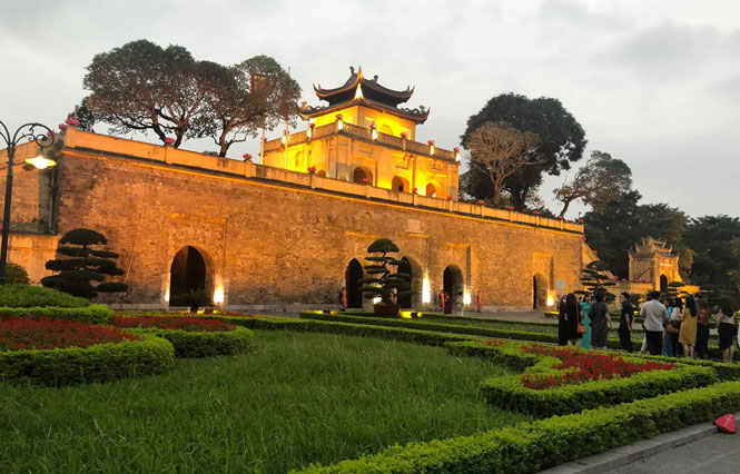 Tour đêm Hoàng thành Thăng Long