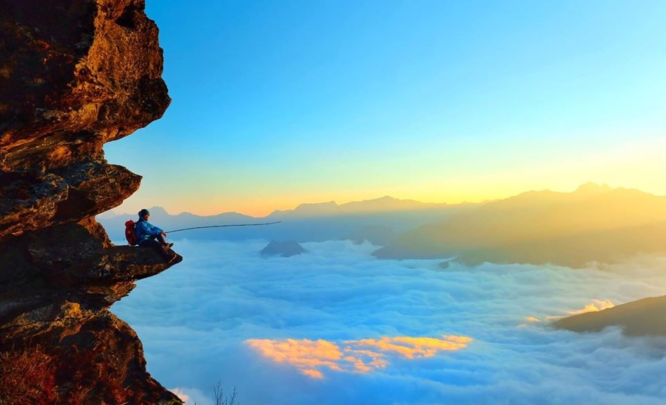 Mỏm đá câu cá Lảo Thẩn