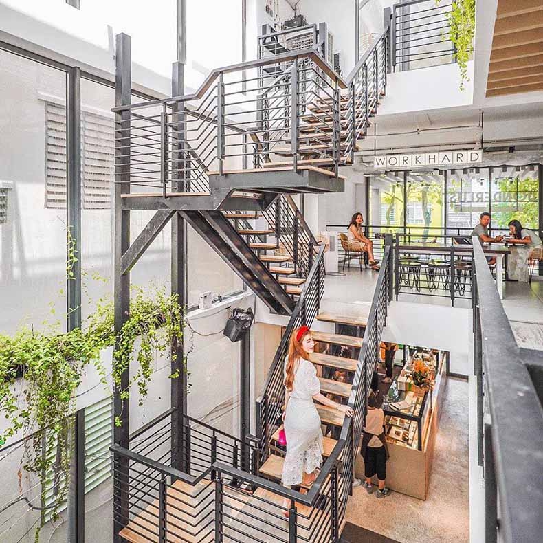 ve-may-bay-tu-ca-mau-di-da-nang