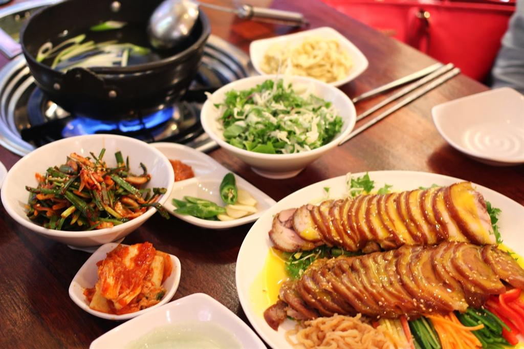 Chân giò và sứa trộn - Naengchae Jokbal